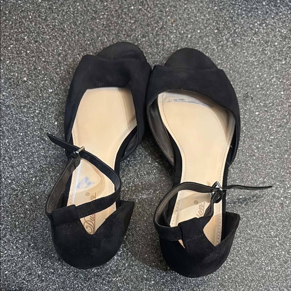 Chic Black Open-Toe Sandals
